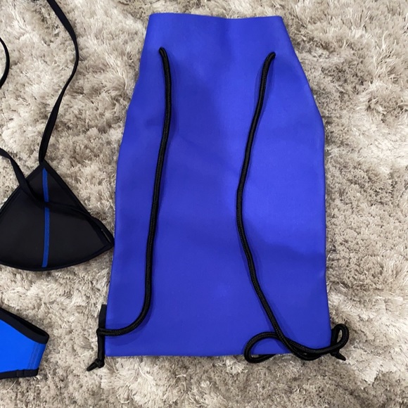 Triangl Bikini - Picture 4 of 4